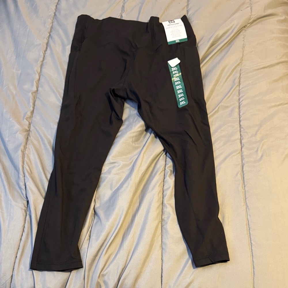 Women’s black leggings